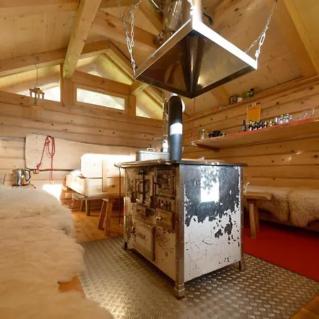 Schwarzwald Romantikhuette - Zweisamkeit - Mit Bettwaesche, Handtuecher Und Holz Campsite *