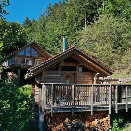 Schwarzwald Romantikhuette - Zweisamkeit - Mit Bettwaesche, Handtuecher Und Holz