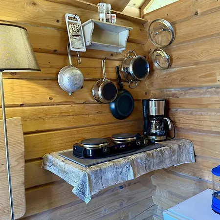 Schwarzwald Romantikhütte - Zweisamkeit - Mit Bettwäsche, Handtücher Und Holz