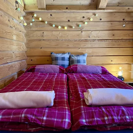 Campingplatz Schwarzwald Romantikhütte - Zweisamkeit - Mit Bettwäsche, Handtücher Und Holz